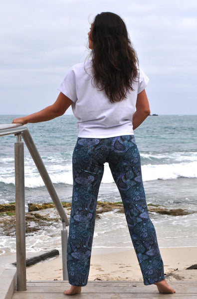 Beach pants Australia. Beach wear. Women's wear. Australian design pants. Cotton wear Australia. 