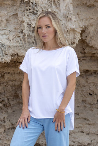 White oversized tee Australia. White cotton top. White t shirt oversized t shirt.